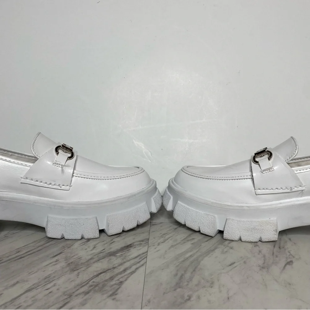 Steve Madden Trifecta Lug Sole Platform White Loafer 9 1/2
